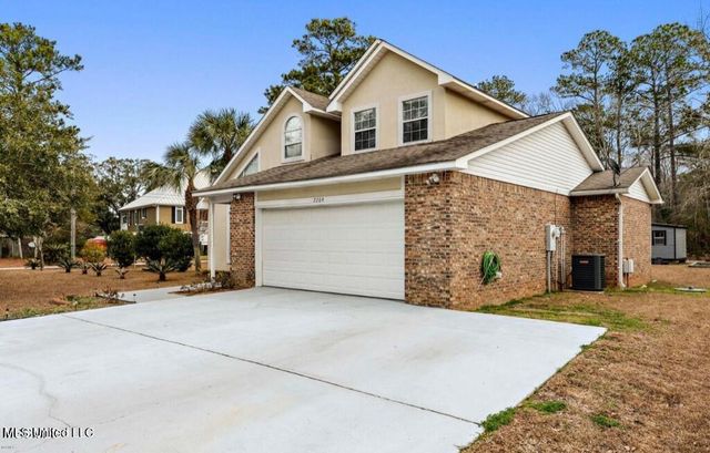 2204 Beachview Drive, Ocean Springs, MS 39564