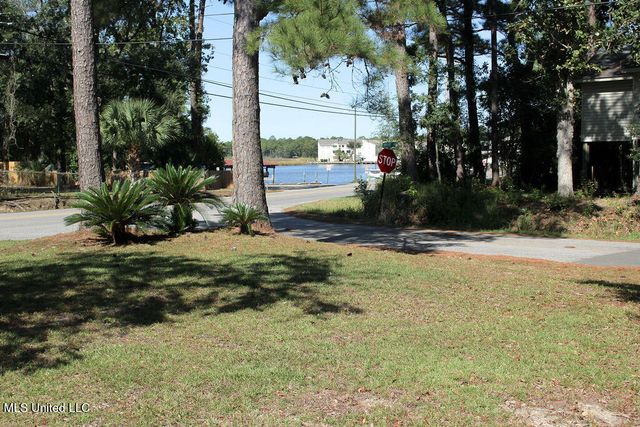 2204 Beachview Drive, Ocean Springs, MS 39564