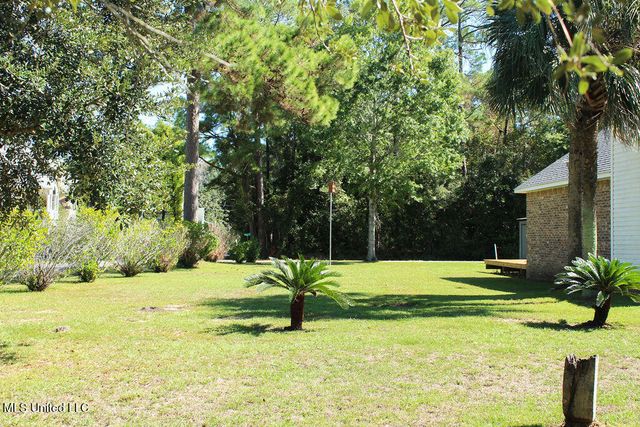 2204 Beachview Drive, Ocean Springs, MS 39564