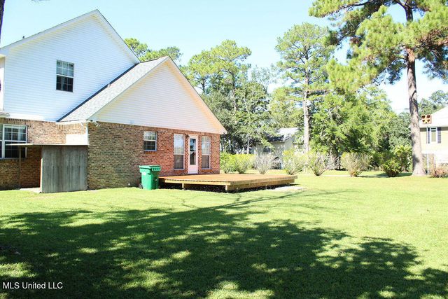 2204 Beachview Drive, Ocean Springs, MS 39564