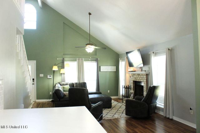 2204 Beachview Drive, Ocean Springs, MS 39564