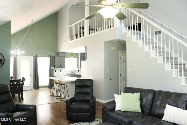 2204 Beachview Drive, Ocean Springs, MS 39564