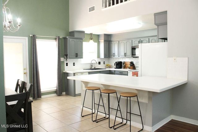 2204 Beachview Drive, Ocean Springs, MS 39564