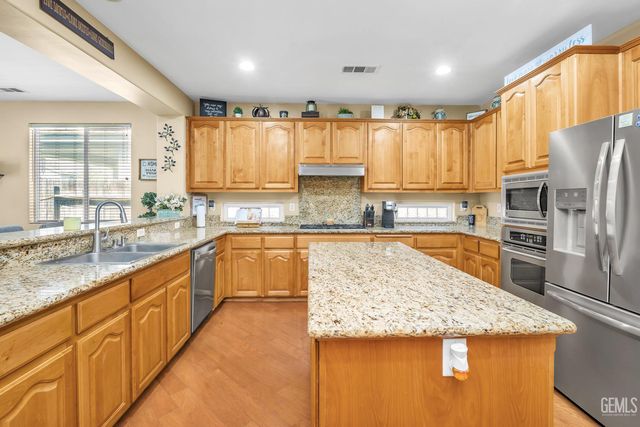 12403 Childress Street, Bakersfield, CA 93312