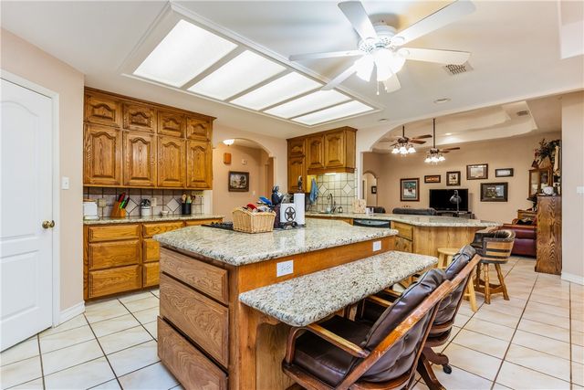 2017 E Fm 1717, Kingsville, TX 78363