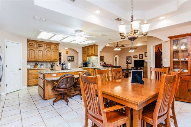 2017 E Fm 1717, Kingsville, TX 78363