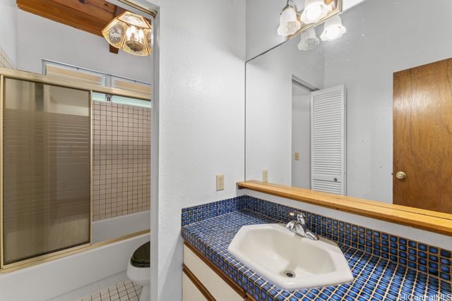 47-800 Ahuimanu Road, Kaneohe, HI 96744