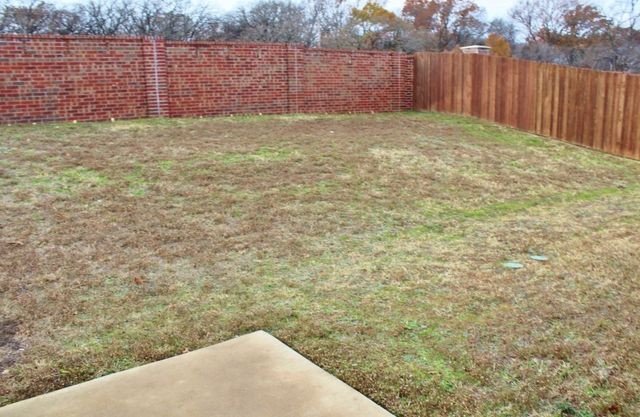 9322 Moon River Drive, Arlington, TX 76002