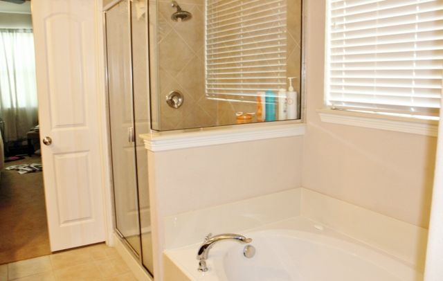 9322 Moon River Drive, Arlington, TX 76002