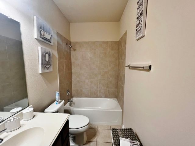 9322 Moon River Drive, Arlington, TX 76002