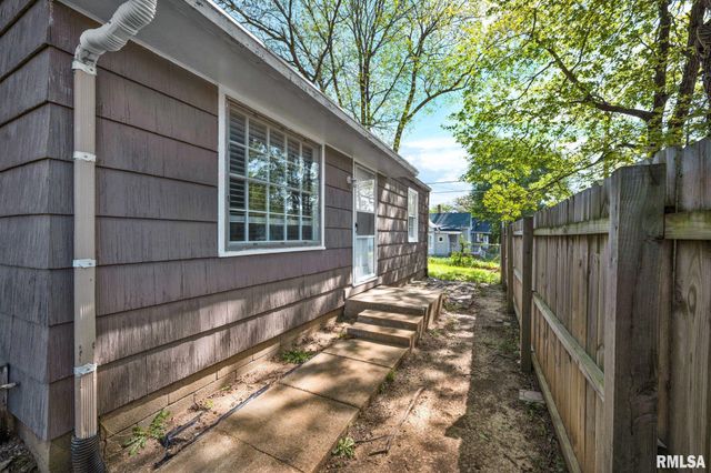 401 W NEBRASKA Street, Peoria, IL 61614