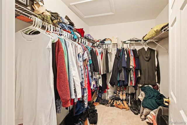 2661 Signature Circle, Pinckney, MI 48169