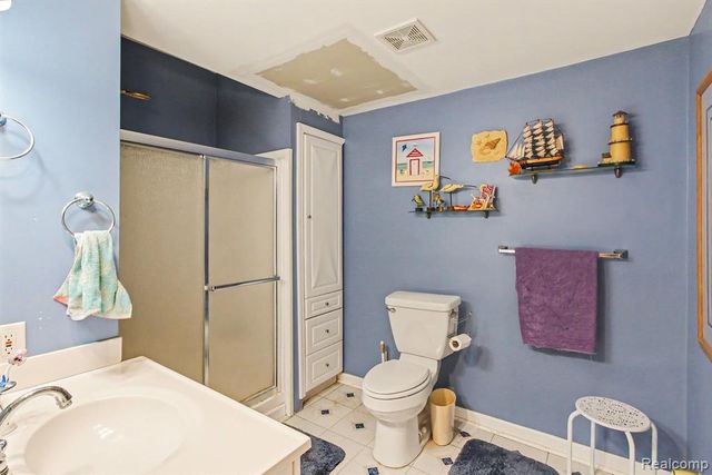 2661 Signature Circle, Pinckney, MI 48169