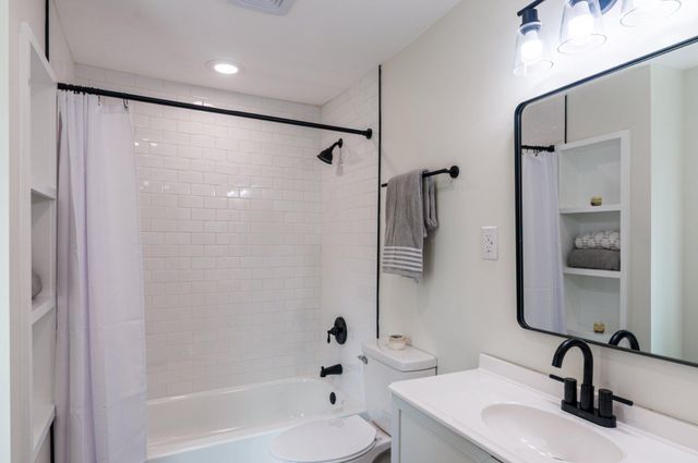 131 EVERGREEN PKWY, Glassboro, NJ 08028