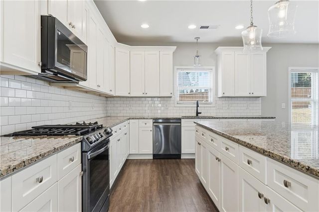 380 Longwood Place, Dallas, GA 30132