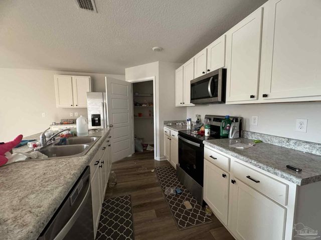 9663 Angel Oak Dr, Pensacola, FL 32526