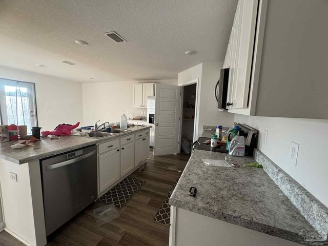 9663 Angel Oak Dr, Pensacola, FL 32526