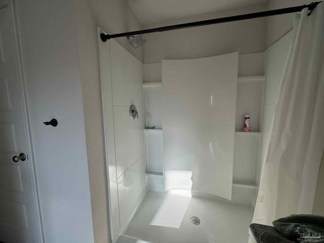 9663 Angel Oak Dr, Pensacola, FL 32526