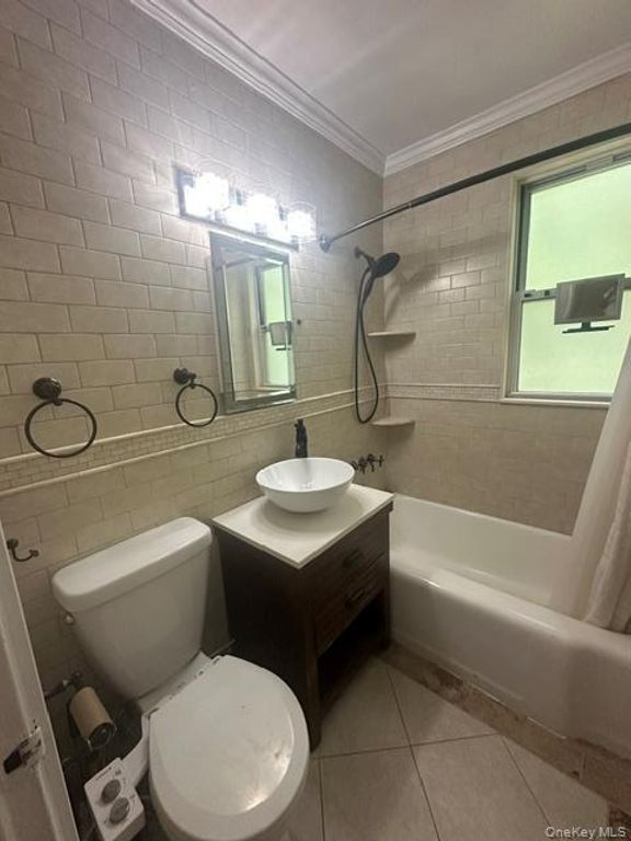9 Stokes Road 2B, Yonkers, NY 10710 — photo 2