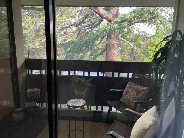 2140 Santa Cruz Avenue 203, Menlo Park, CA 94025