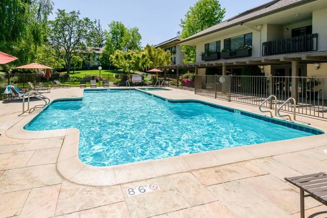 2140 Santa Cruz Avenue 203, Menlo Park, CA 94025