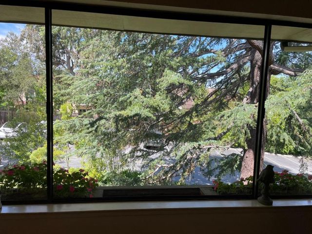 2140 Santa Cruz Avenue 203, Menlo Park, CA 94025