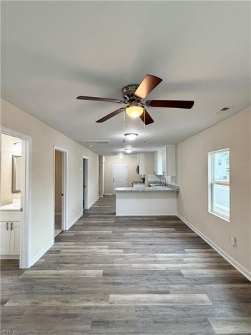 121 S 10th ST, Suffolk, VA 23434