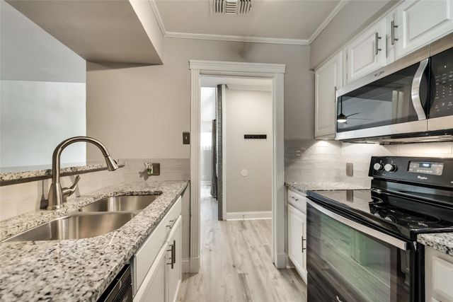18240 Midway Road 302, Dallas, TX 75287