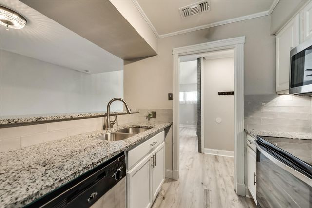 18240 Midway Road 302, Dallas, TX 75287