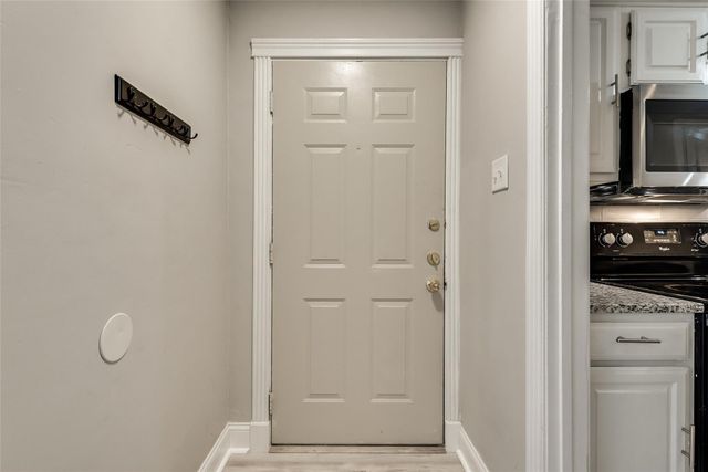 18240 Midway Road 302, Dallas, TX 75287