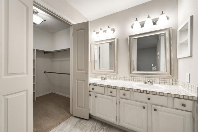 18240 Midway Road 302, Dallas, TX 75287