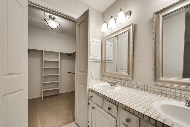18240 Midway Road 302, Dallas, TX 75287
