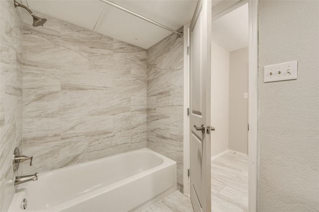 18240 Midway Road 302, Dallas, TX 75287