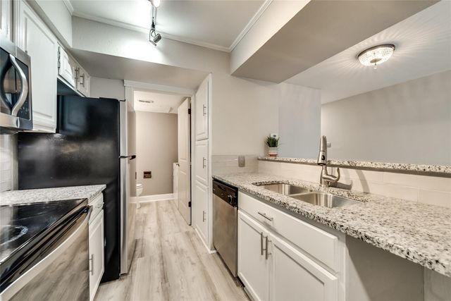 18240 Midway Road 302, Dallas, TX 75287