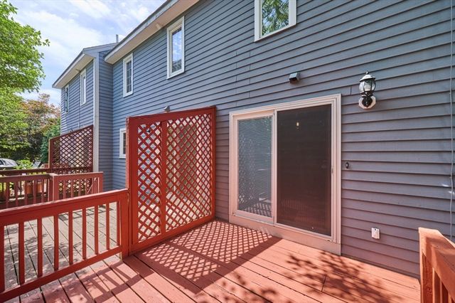 86 White St C, Lowell, MA 01854