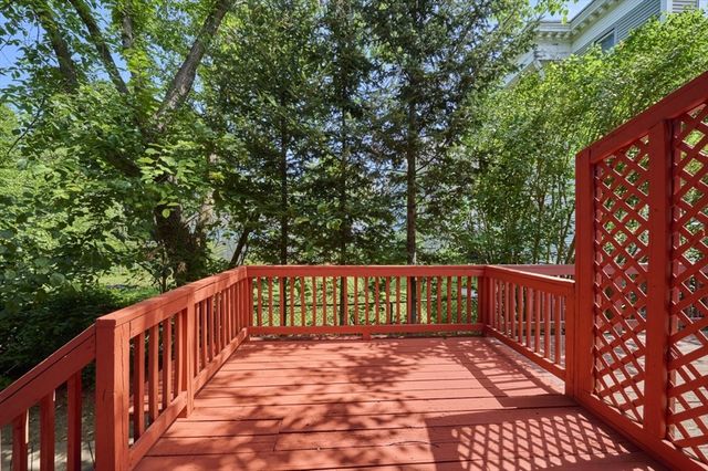 86 White St C, Lowell, MA 01854