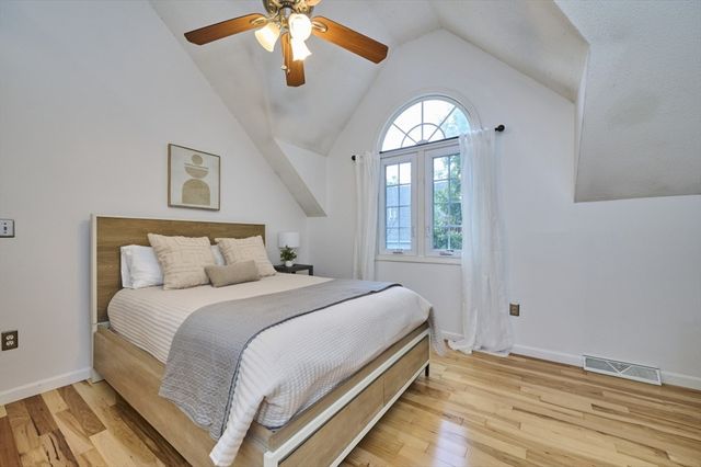 86 White St C, Lowell, MA 01854