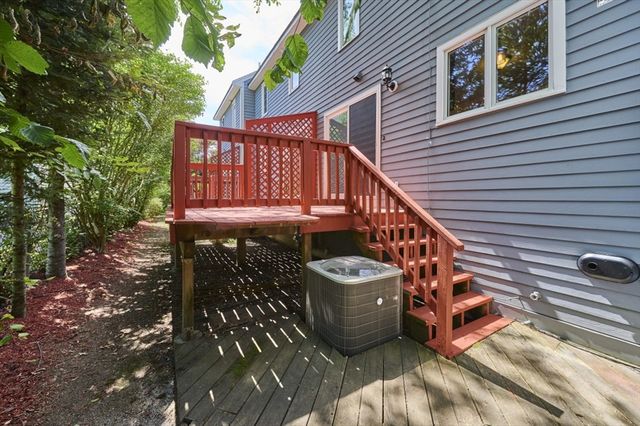 86 White St C, Lowell, MA 01854