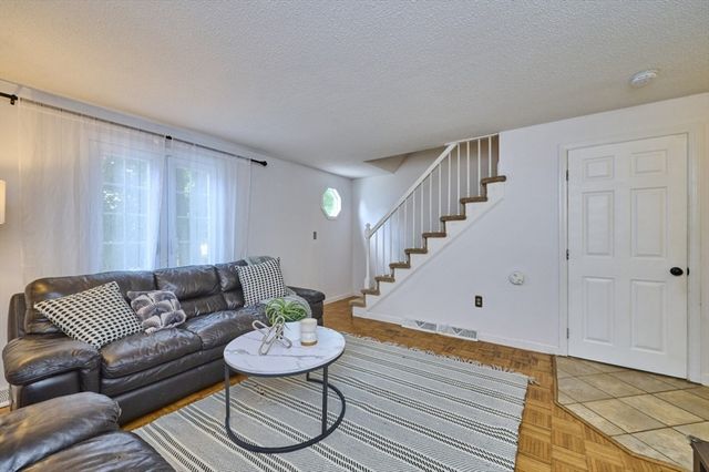 86 White St C, Lowell, MA 01854