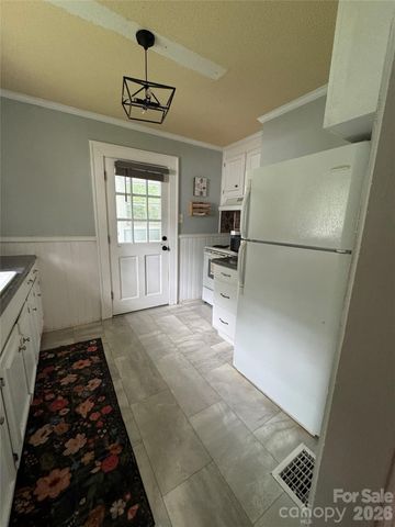 204 E Hargrave Street, Wadesboro, NC 28170