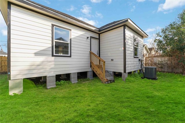 3220 Josephine Street, Houston, TX 77026