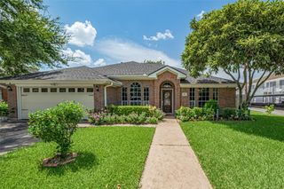318 Cole Street, Webster, TX 77598