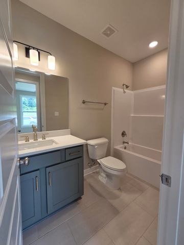 115 LIVE OAK CV, Oakland, TN 38060