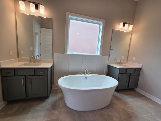 115 LIVE OAK CV, Oakland, TN 38060