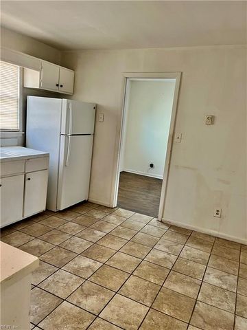 1119 N Mallory ST, Hampton, VA 23663