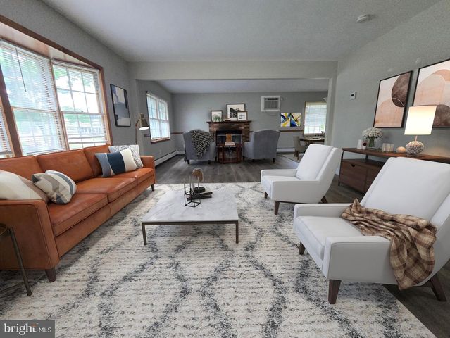 26 VILLAGE LN, Levittown, PA 19054