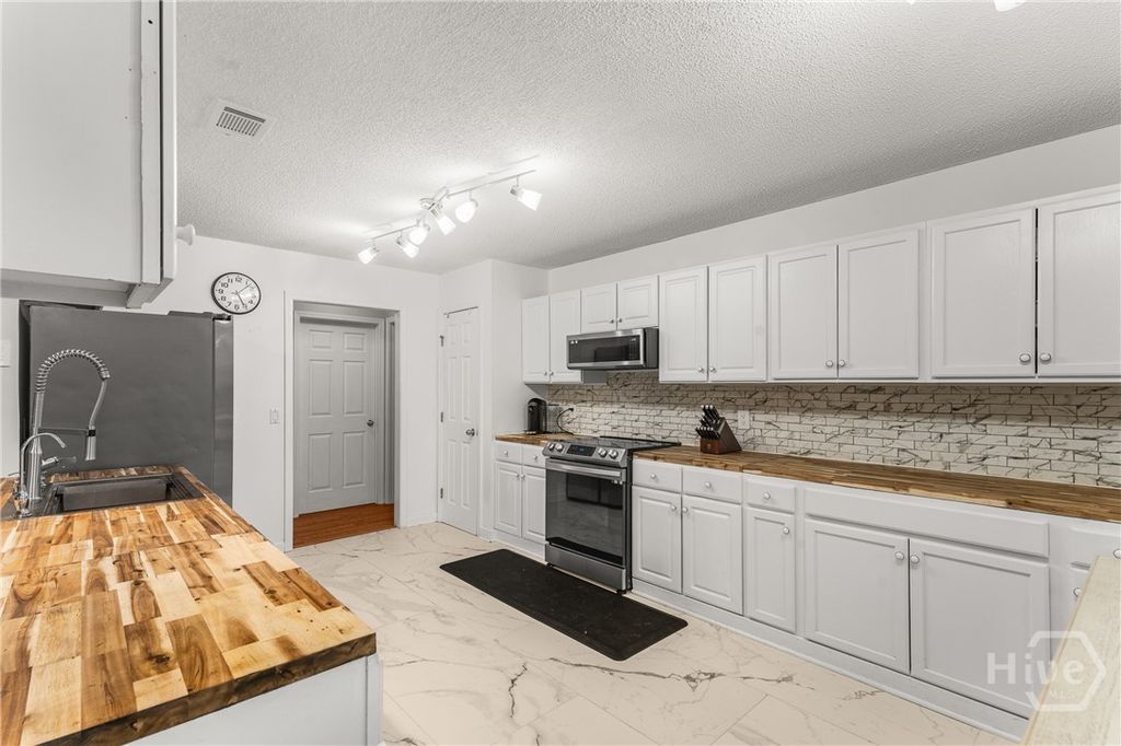 Image 17 of property listing at 44 Plantation Court, Rincon, GA 31326