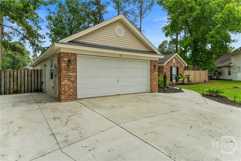 Image 3 of property listing at 44 Plantation Court, Rincon, GA 31326