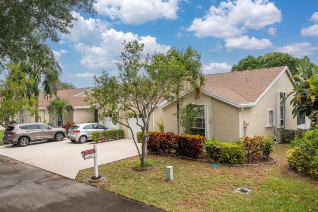 6209 Pond Tree Court, Greenacres, FL 33463