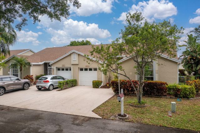 6209 Pond Tree Court, Greenacres, FL 33463